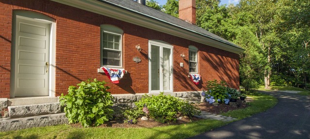 Historic Bakery House on Great Diamond Island with Lots of Charm in Portland