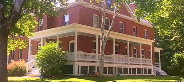 Historic Officer's Quarters House on Great Diamond Island Near Beaches in Portland