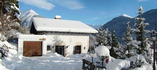 Holiday home between Davos + Lenzerheide, 8 people, hiking, cycling, swimming in Albula-Alvra/ Alvaneu Dorf