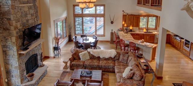 Huge 5 BD Dog Friendly, Hot Tub, New Back Deck! in Steamboat Springs