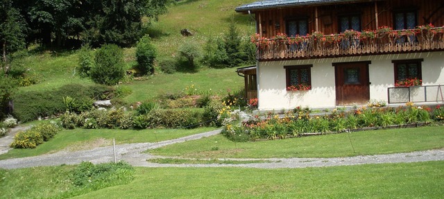 in Bionnassay individual mountain chalet (St-Gervais) in Saint-Gervais-Les-Bains