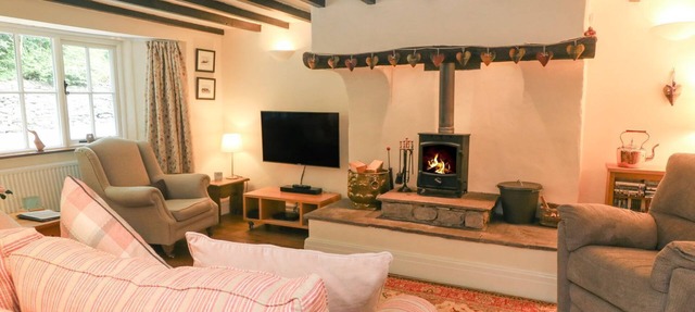 Ingleton 2-Bed Cottage, Sleeps 4, Pet Ok & Parking in Ingleton