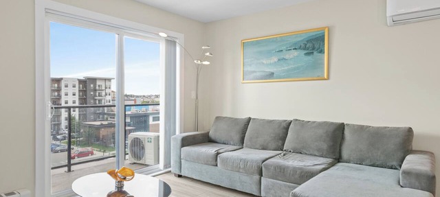 KING BED/AC/Henday/Whitemud in Edmonton
