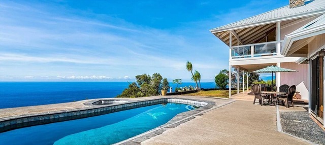 Kona Oceanview Villa - Luxury Group House with Pool, Hot Tub, and Coastline View in Captain Cook