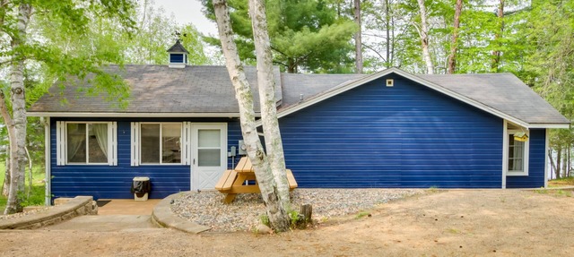 Lakefront Cabin w/Deck, Games, & Views! in Backus