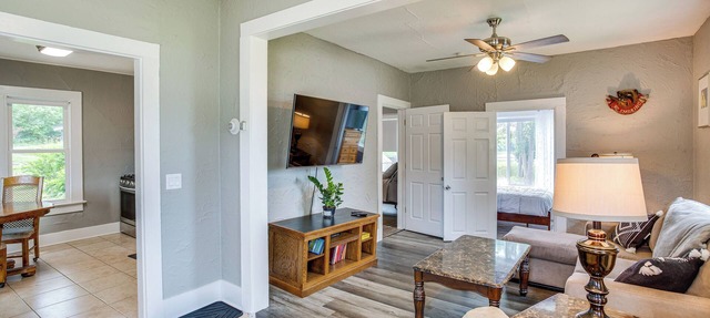 Lakefront Mound Getaway: Near Snowmobiling Trails! in Mound