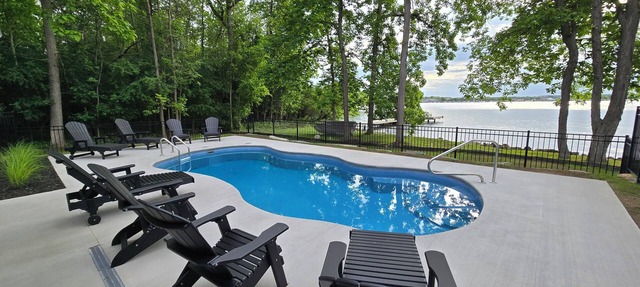 Lakeside Home, New Pool, Carriage House, level & private, 6 BR, 120' frontage! in Canandaigua