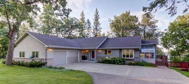 LAKESIDE PARADISE:6BR/12 Bed/3.5bath/Games/Swim/Bonfire/Arcade-Battle Lake 5min in Battle Lake