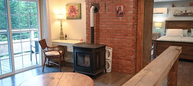 Large Cozy House- Family Friendly w/Indoor Hot Tub, 5mi to Jay Peak in Jay