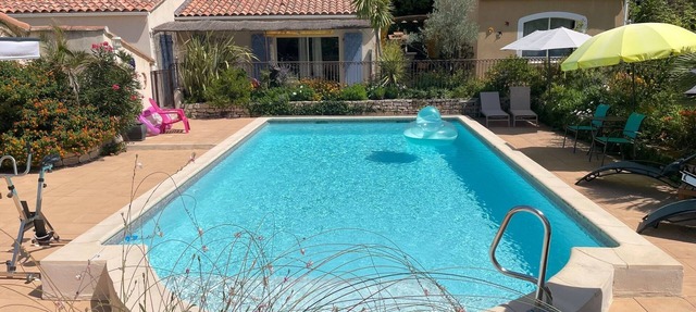 Les Hauts D'eyragues : Gîte Aigue Marine in Eyragues