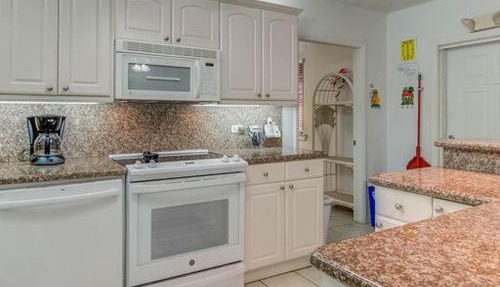 Little Bay Compound in Islamorada