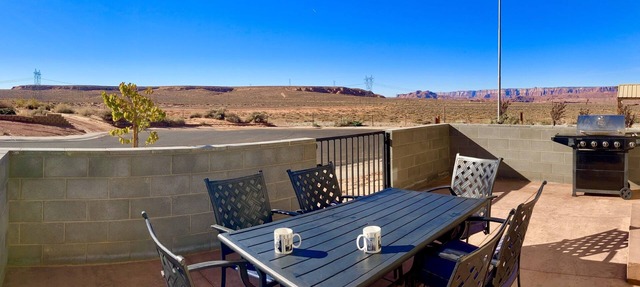 🏜️Local VIEW~🐶Pet Friendly-🚤BOAT Parking~Close to AntelopeCanyon~HorseshoeBnd in Page