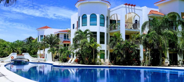 Lovely 3 Bedroom 5 min from sea in Playacar Resort zone only 15 min walk 5Th A in Mayan Riviera