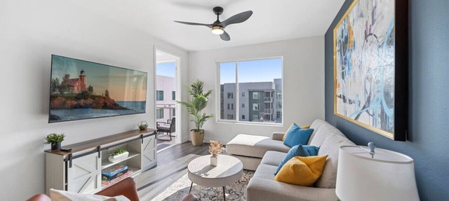 Luxe Penthouse w/Endless Games, Amenities, and Parking! in San Diego