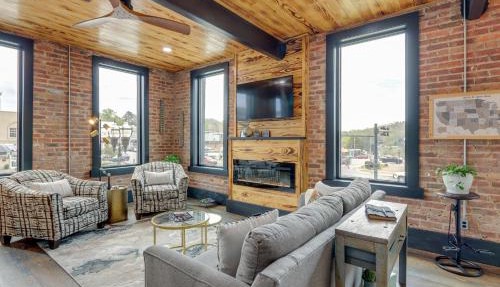 Luxurious Downtown Murphy Vacation Rental Loft! in Murphy