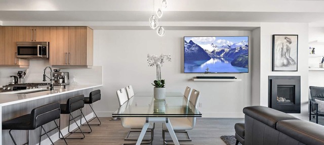 Luxurious, Ocean View 2 Story Penthouse - Downtown - Secure Parking in Victoria
