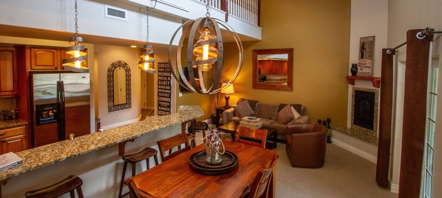 Luxurious Two-Story Penthouse Condo W/Private Patio & Breathtaking Mtn Views in Leavenworth