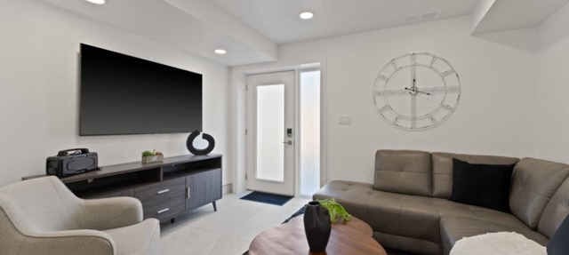 Luxury 171-5 Condos with Magnificent Lakeview in Leamington