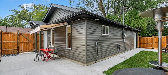 Luxury 2BR home with high ceilings with BBQ/patio in beautiful South Windsor. in Windsor