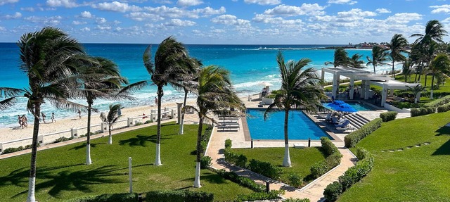 Luxury Cancun Beachfront Condo in Cancun