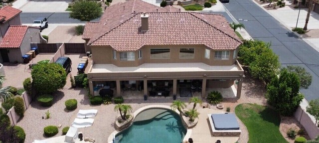 LUXURY DREAM HOME, 6 bdrm, gameroom, firepits, pool, hot tub, 5000 sq ft in Peoria