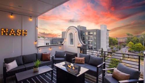 Luxury House in Nashville with Rooftop Deck in Nashville