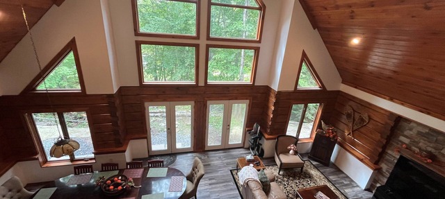 Magnificent and private forested retreat at the Highland House! in Algonquin Highlands