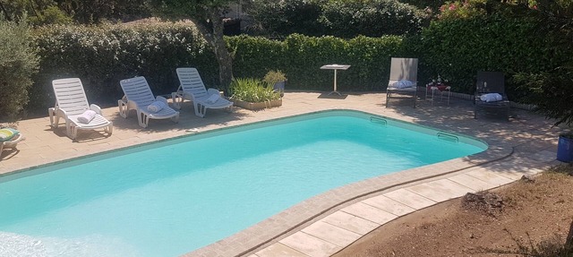 Maisonette cottage with pool in Eygalières 6 people alpine nature park in Eygalières