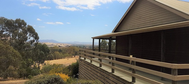 Mansfield Colonial Cabin with Stunning Views in Mansfield