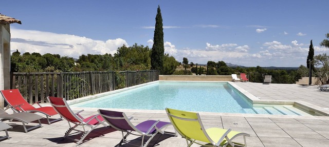 Mazet for 4 people. Les Garrigues Apt building of the valley of Baux Paradou in Paradou