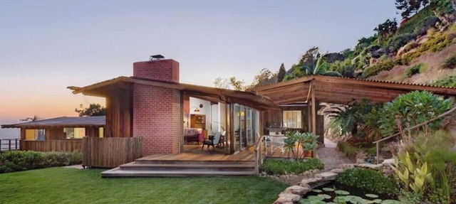 Mid-century modern Malibu home with ocean views and office to work from home in Malibu