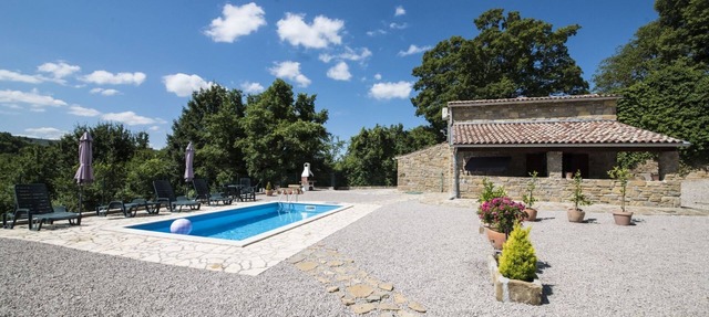 mit eigenem Pool by Interhome in Buzet