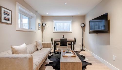 Modern Bright Suite Self Check-In in North Vancouver