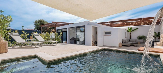 Modern detached private house 60 meters (2 min walk) from the beach! in Marbella