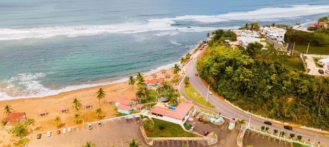 MoonSet Private Pool, 2 min from Beach - 7 Guests in Aguada