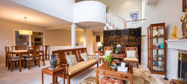 Mountain and ocean view artful deco 5 bedrooms house in west vancouver