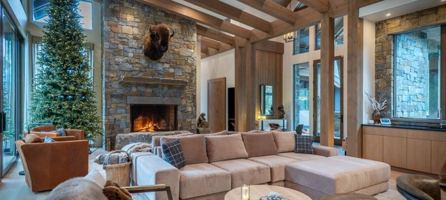 Mountain Lake Luxury Ski Chalet in Revelstoke