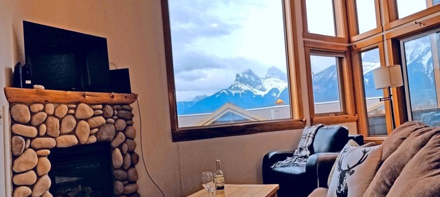 Mountain Views, Downtown Loft, Family Friendly, Walker's Paradise. in Canmore