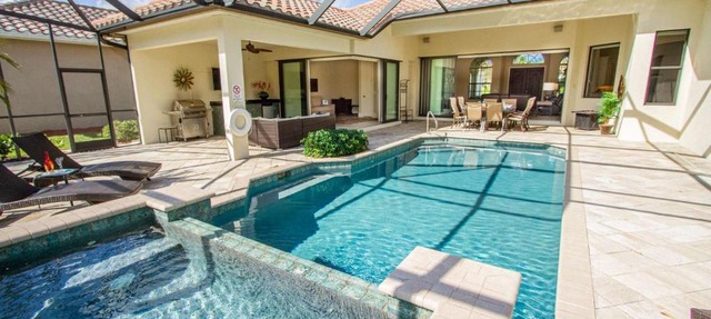 Naples Starfish House - Upscale weekly rentals in Naples