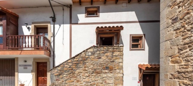 Nature Getaway with Parking – 10 Mins to Castro-Urdiales, Near Beaches and Hiking Trails in Otañes