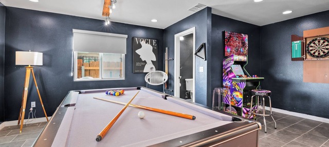 New! Spacious 5BD Home with Games, Pool & Hot Tub! in San Diego