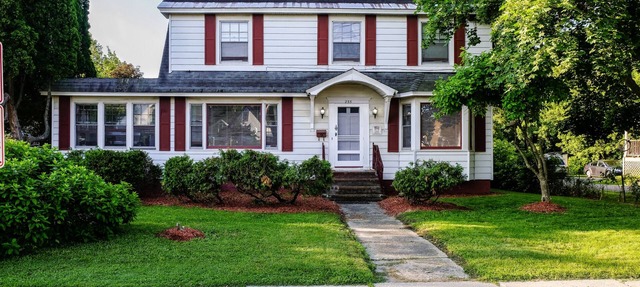 Newly Updated Large Home, Walk Downtown, UVM & Hospital ~ Includes Bicycles! in Burlington