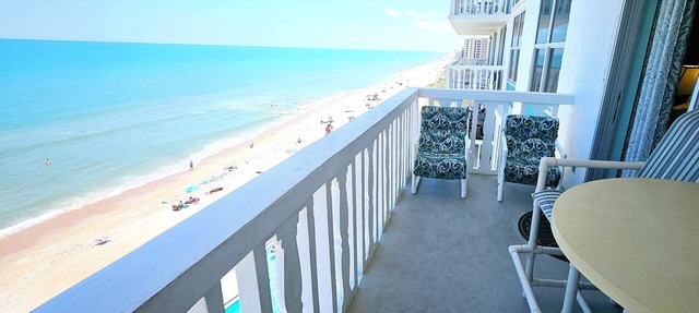 No Drive Beach side- Ormond Beach, Amazing views-On the Ocean from your Balcony in Ormond Beach