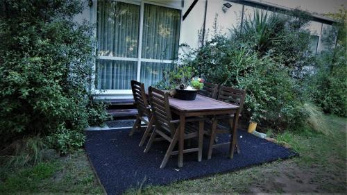 Nut Point Cottage in West Melton