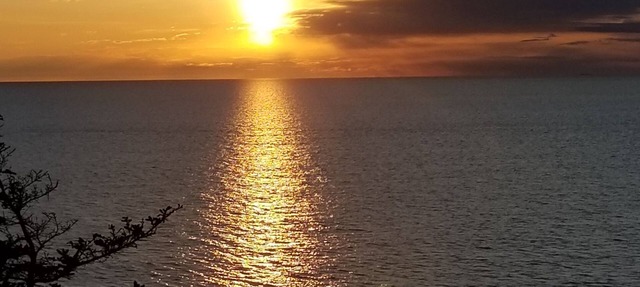 Oceanfront mini home, two decks, with spectacular views. in Meteghan