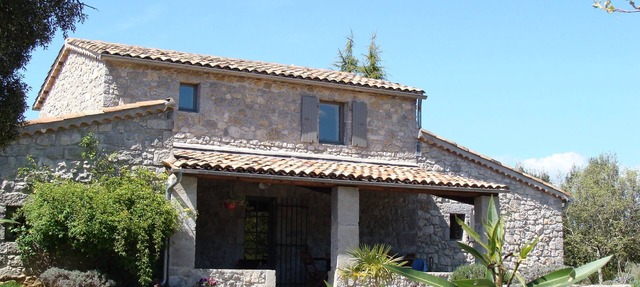 Old stone house, comfortable, quiet, 1 km from the river, 3 stars in Labeaume
