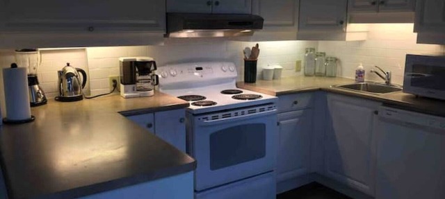 Osborne Village Charmer - minimum stay 30 days + in Winnipeg