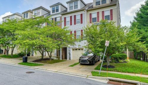 Owings Mills Townhouse: 8 Mi to Liberty Reservoir! in Owings Mills