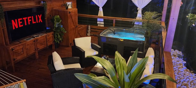 Palm's Luxury Suite with Jacuzzi in Aguada