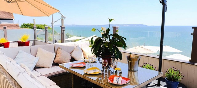 Penthhouse - Super King Suite - Seaview - Ensuite in Barton-on-Sea